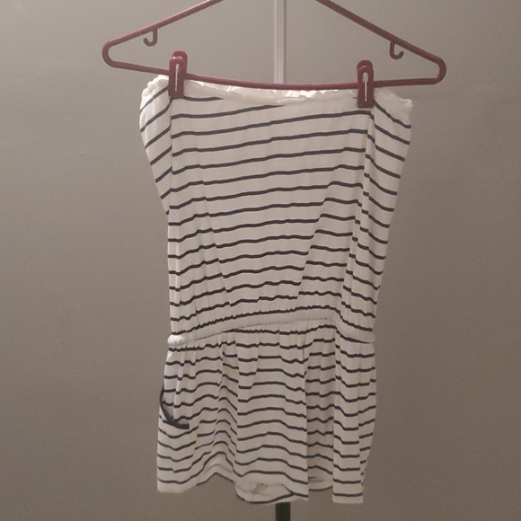 One-piece - Picture 2 of 2